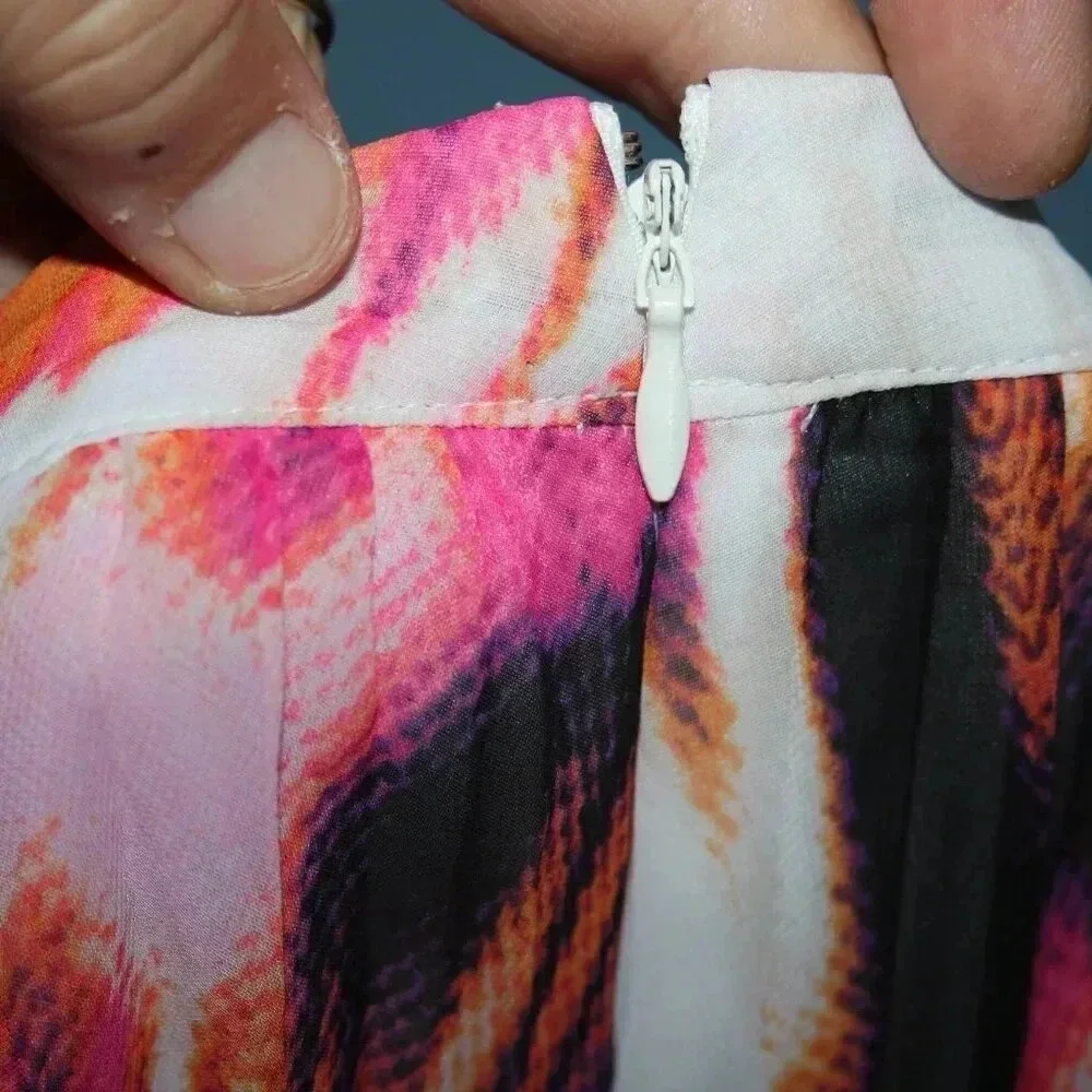 Worthington Pleated Colorful Skirt Side Zipper Size 8 NWOT